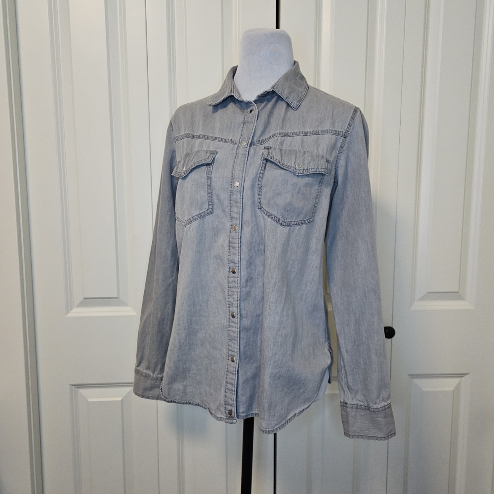 Zara Grey Snap Down Shirt Distressed Lightweight Denim Long Sleeve Sz L